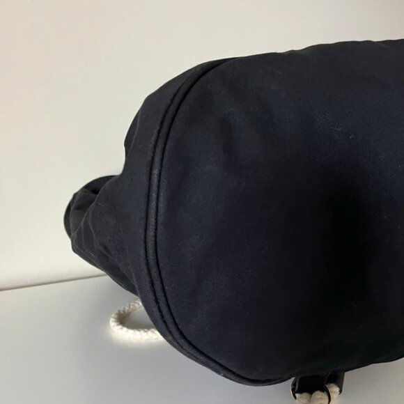 CHANEL Drawstring Black Shoulder Bag - Picture 4 of 9